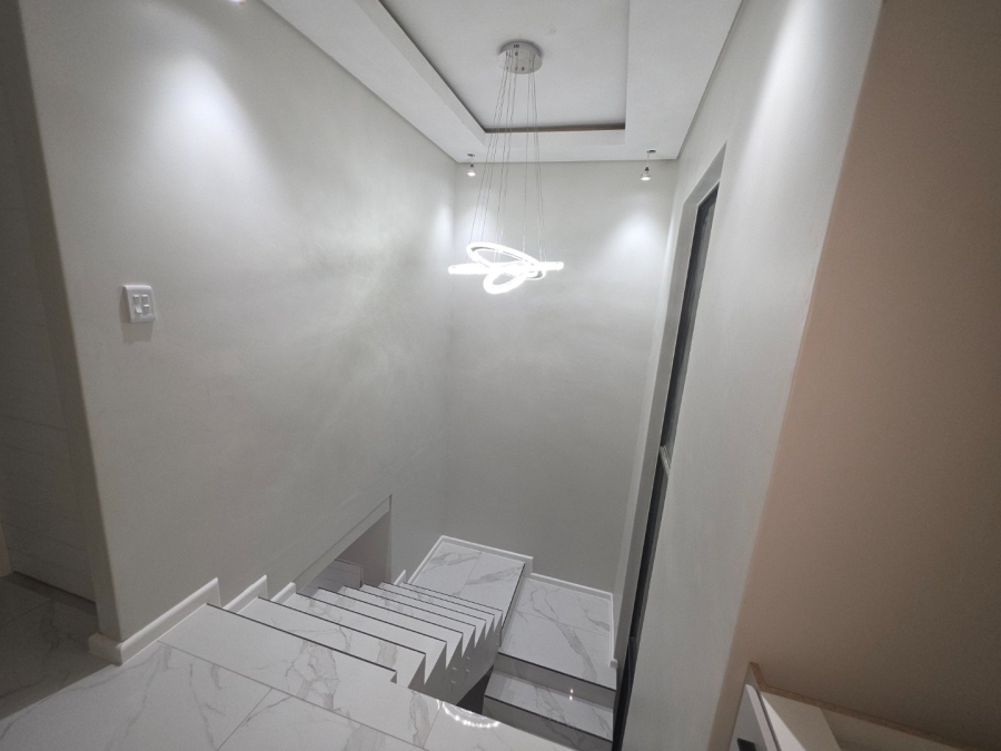 4 Bedroom Property for Sale in Sandown Western Cape